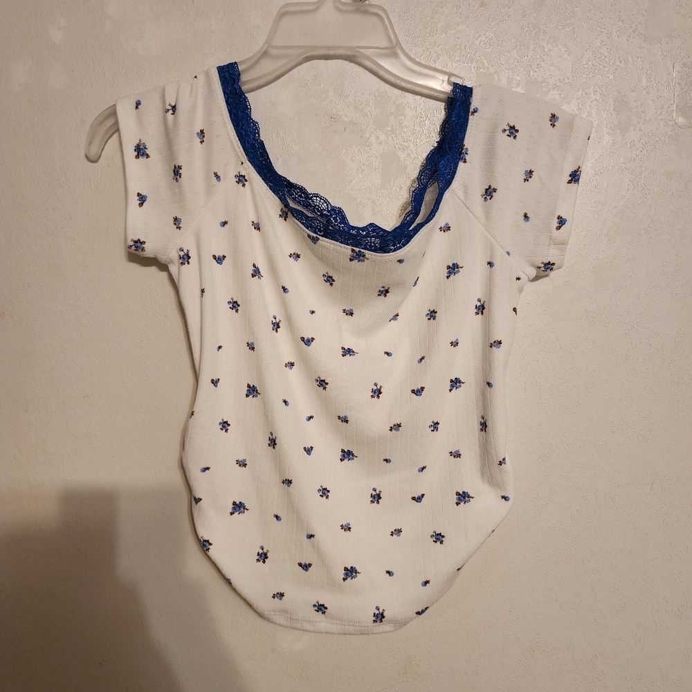 Discreet Ditsy Floral Blue Lace Trim Scoop Neck Coquette Cottagecore Top NWT